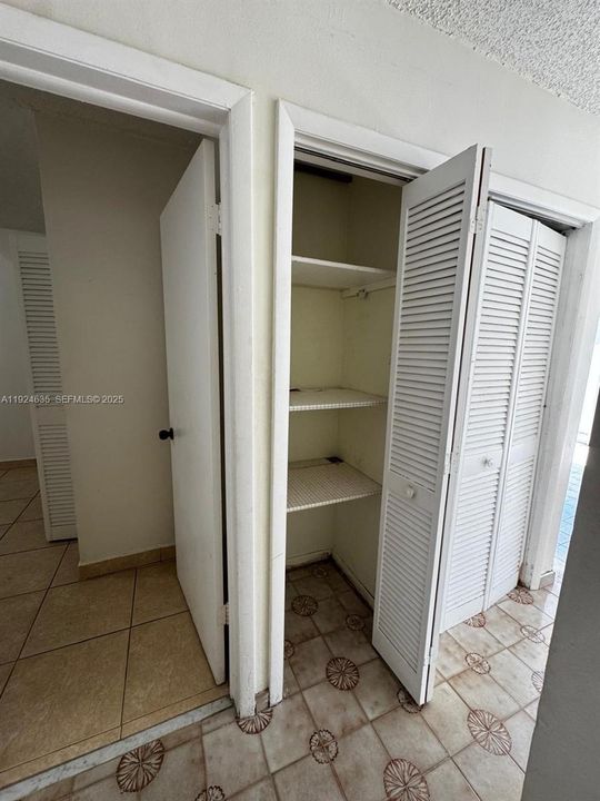 For Rent: $2,200 (2 beds, 1 baths, 1740 Square Feet)