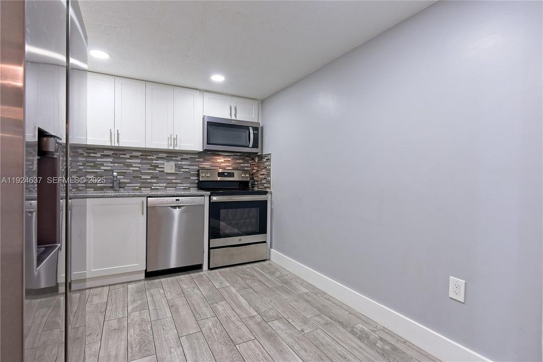 出租: $2,900 (2 贝兹, 2 浴室, 1300 平方英尺)