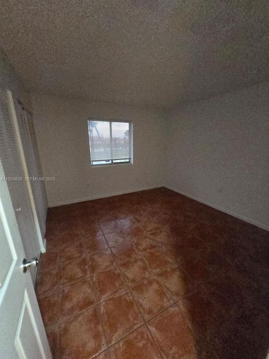 For Rent: $1,700 (2 beds, 1 baths, 728 Square Feet)