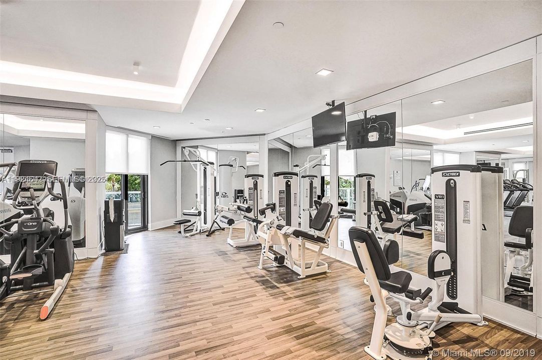 En Venta: $877,000 (2 camas, 2 baños, 2360 Pies cuadrados)