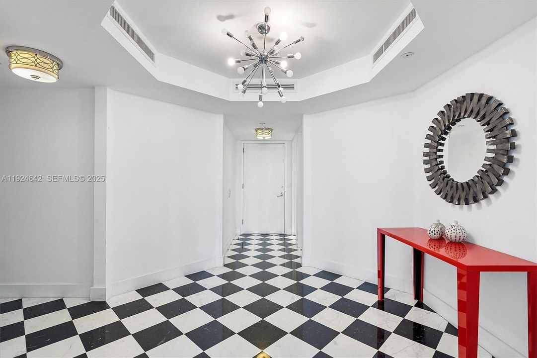 En Venta: $877,000 (2 camas, 2 baños, 2360 Pies cuadrados)