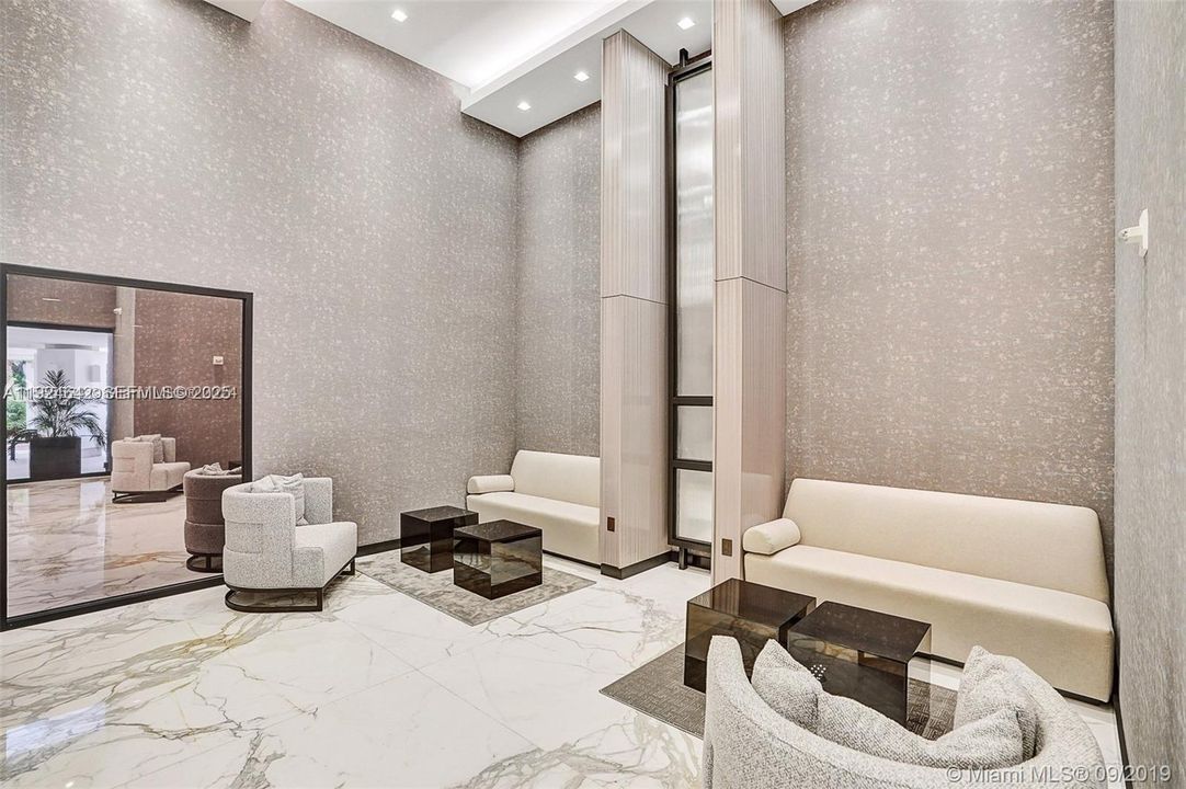 En Venta: $877,000 (2 camas, 2 baños, 2360 Pies cuadrados)