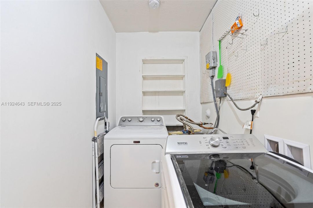 待售: $829,000 (3 贝兹, 2 浴室, 1662 平方英尺)