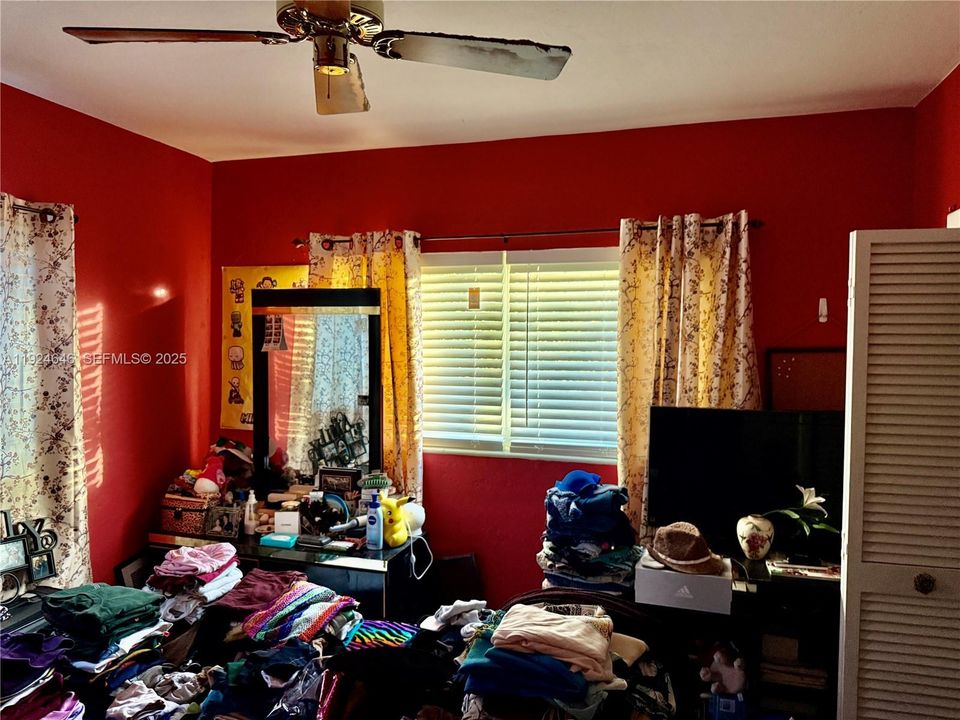 На продажу: $549,000 (4 спален, 2 ванн, 1567 Квадратных фут)