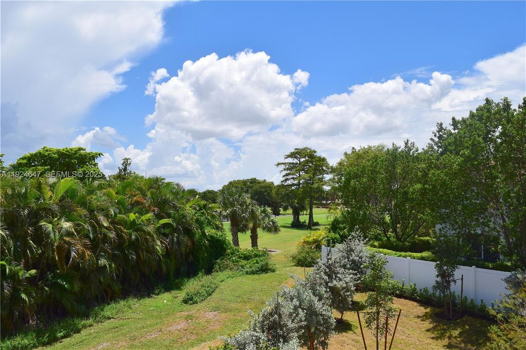 For Rent: $2,750 (3 beds, 2 baths, 1760 Square Feet)