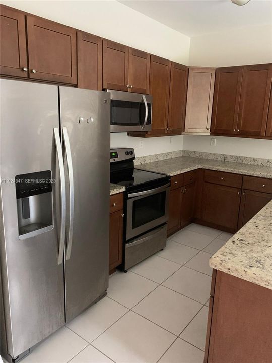 For Rent: $2,750 (3 beds, 2 baths, 1760 Square Feet)