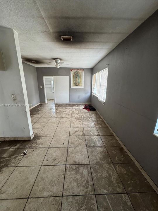 En Venta: $225,000 (3 camas, 1 baños, 1028 Pies cuadrados)