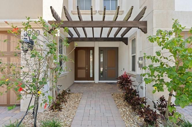 For Sale: $499,500 (3 beds, 2 baths, 2278 Square Feet)