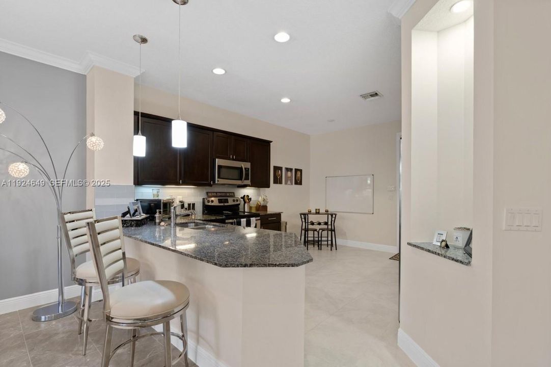 For Sale: $499,500 (3 beds, 2 baths, 2278 Square Feet)