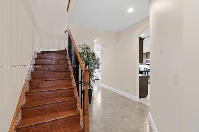 For Sale: $499,500 (3 beds, 2 baths, 2278 Square Feet)