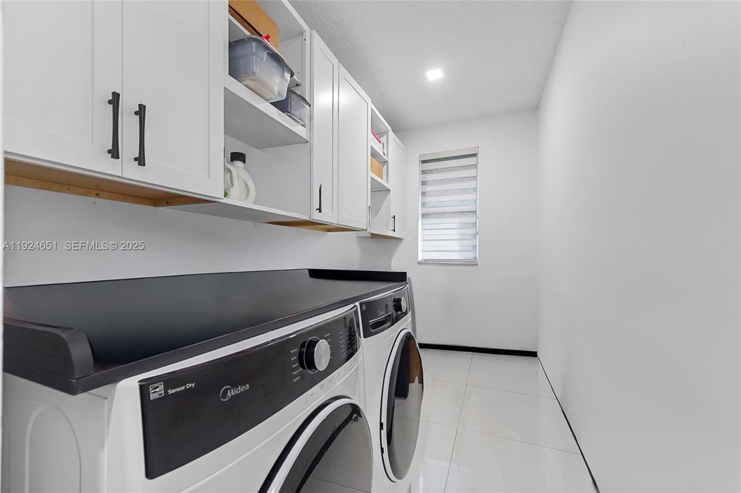 На продажу: $2,500,000 (4 спален, 4 ванн, 4026 Квадратных фут)