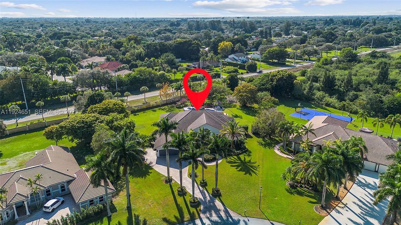 На продажу: $2,500,000 (4 спален, 4 ванн, 4026 Квадратных фут)