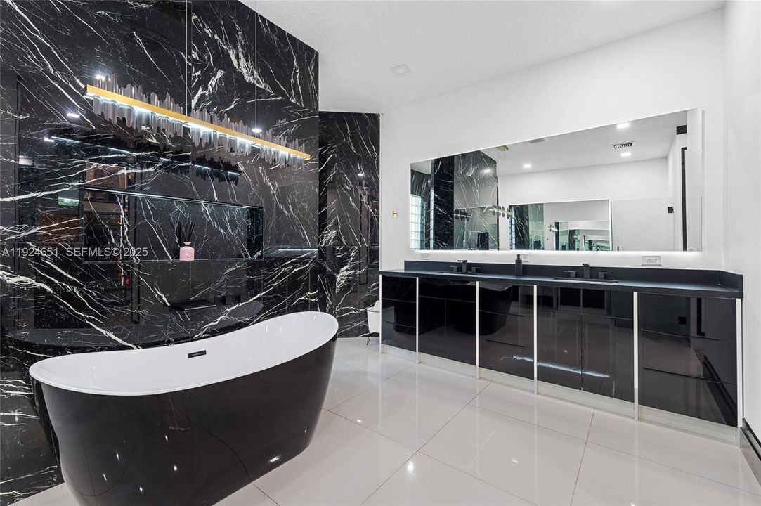 На продажу: $2,500,000 (4 спален, 4 ванн, 4026 Квадратных фут)