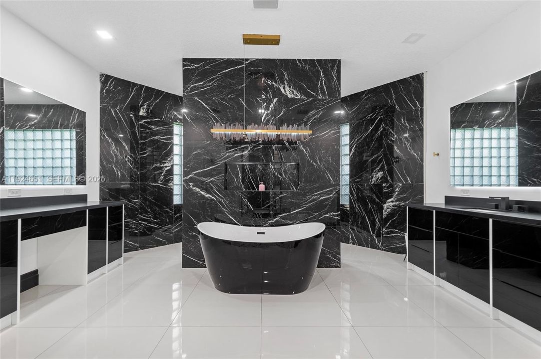 На продажу: $2,500,000 (4 спален, 4 ванн, 4026 Квадратных фут)