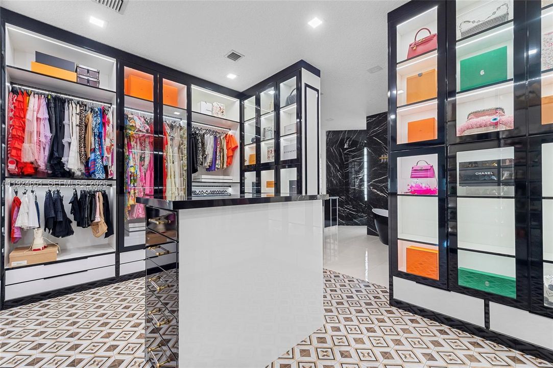 На продажу: $2,500,000 (4 спален, 4 ванн, 4026 Квадратных фут)