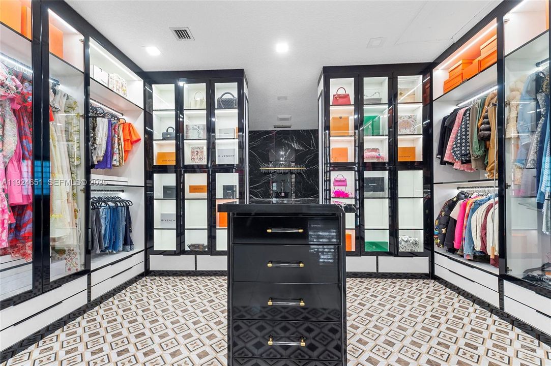 На продажу: $2,500,000 (4 спален, 4 ванн, 4026 Квадратных фут)