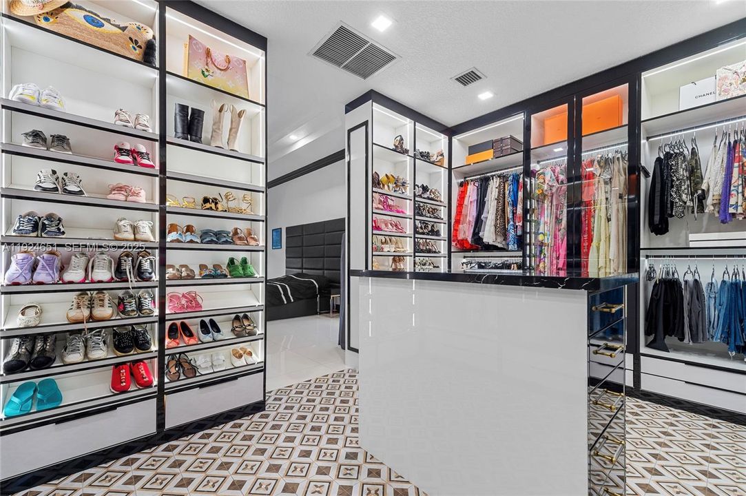 На продажу: $2,500,000 (4 спален, 4 ванн, 4026 Квадратных фут)