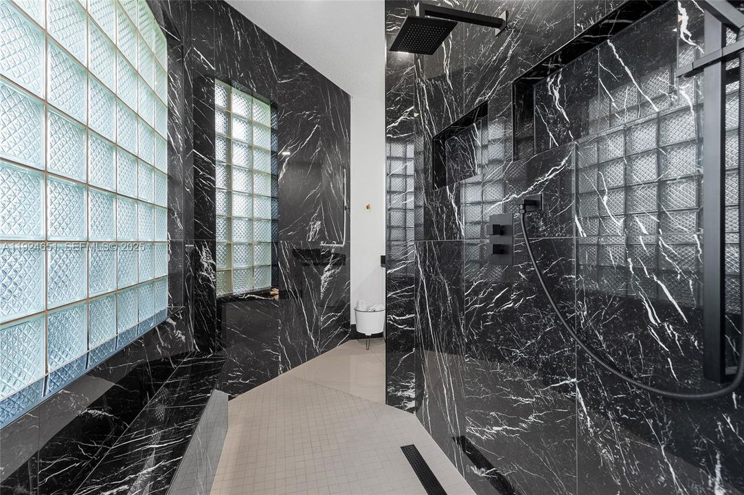 На продажу: $2,500,000 (4 спален, 4 ванн, 4026 Квадратных фут)