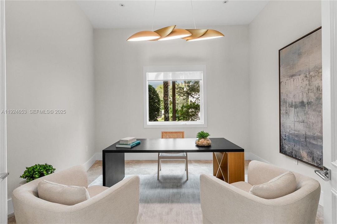 For Sale: $9,495,000 (7 beds, 6 baths, 8551 Square Feet)