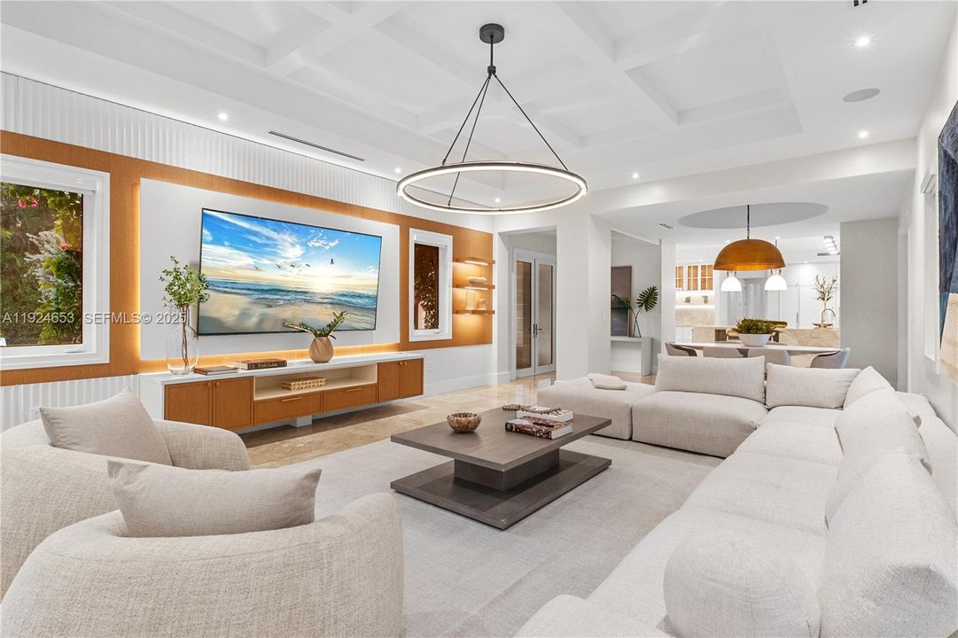 For Sale: $9,495,000 (7 beds, 6 baths, 8551 Square Feet)