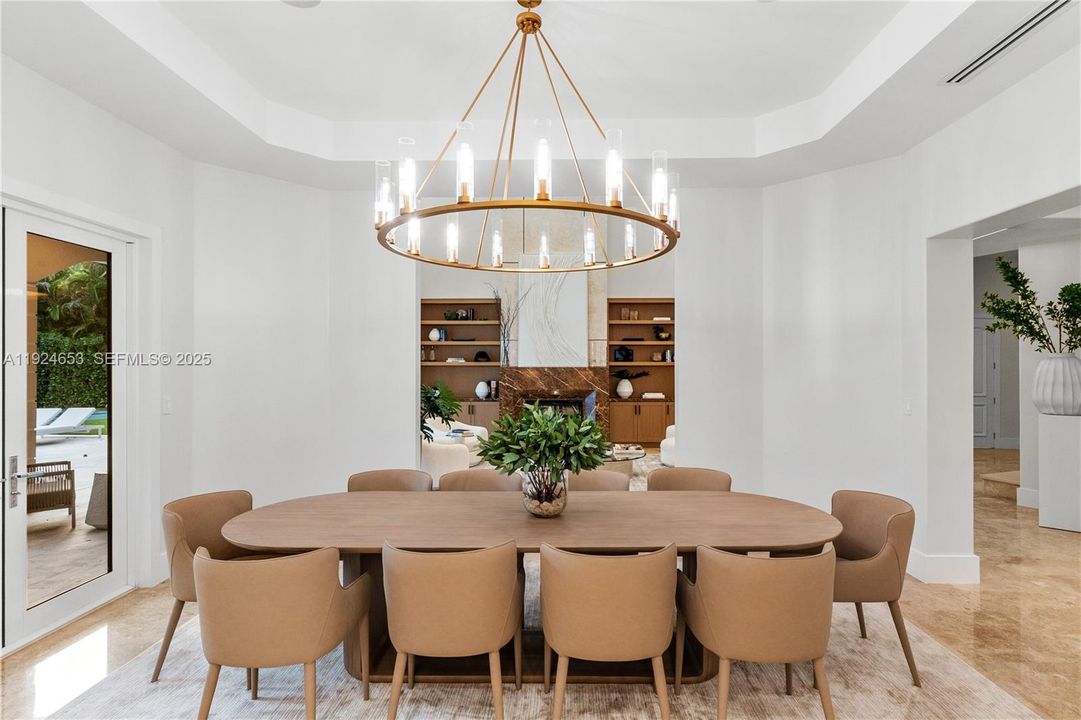 For Sale: $9,495,000 (7 beds, 6 baths, 8551 Square Feet)