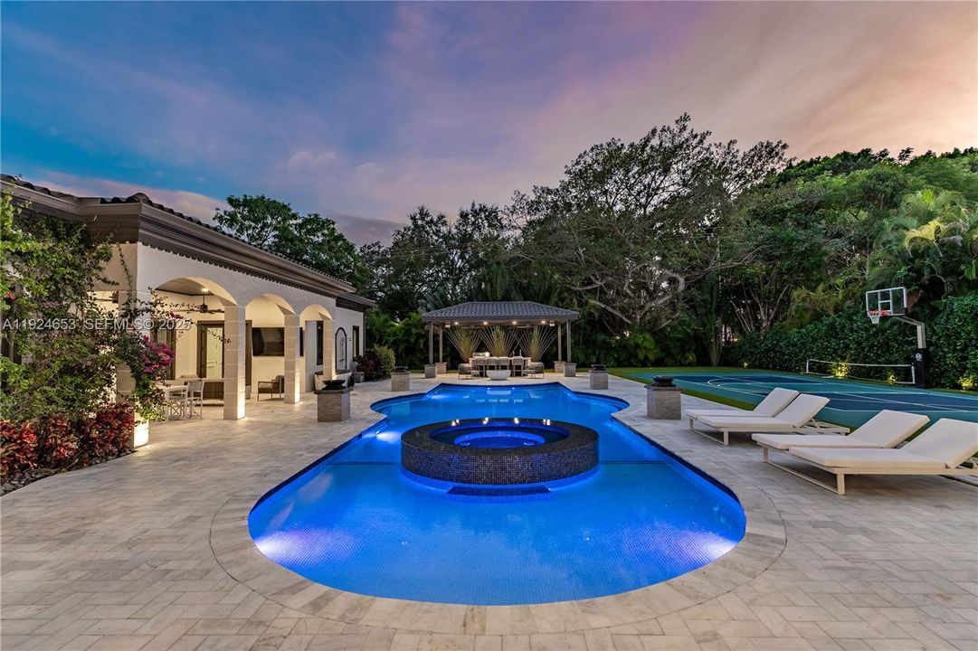 For Sale: $9,495,000 (7 beds, 6 baths, 8551 Square Feet)