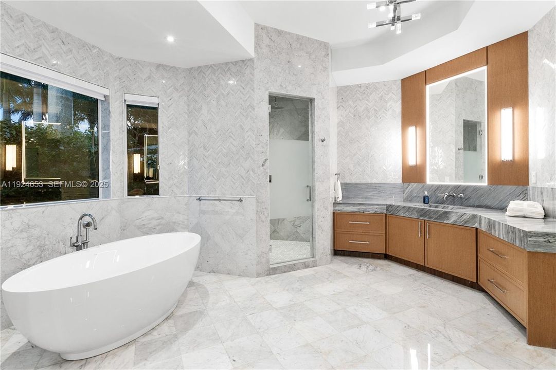 For Sale: $9,495,000 (7 beds, 6 baths, 8551 Square Feet)