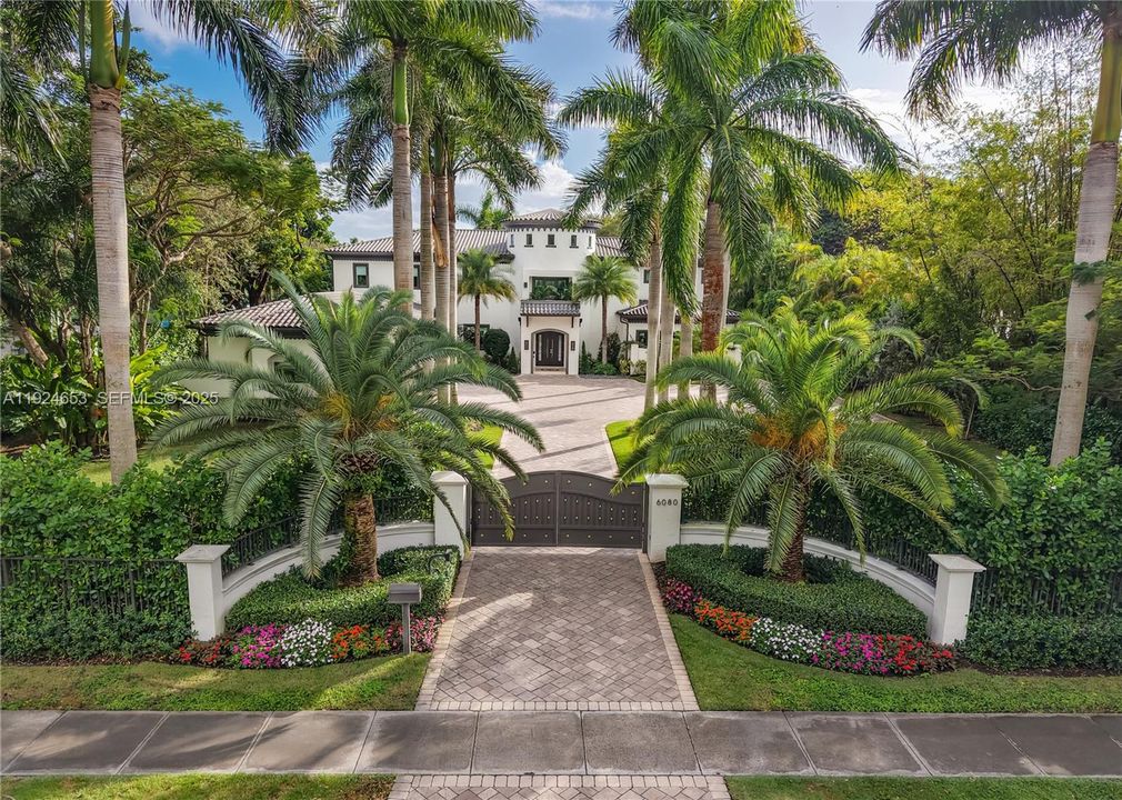 For Sale: $9,495,000 (7 beds, 6 baths, 8551 Square Feet)
