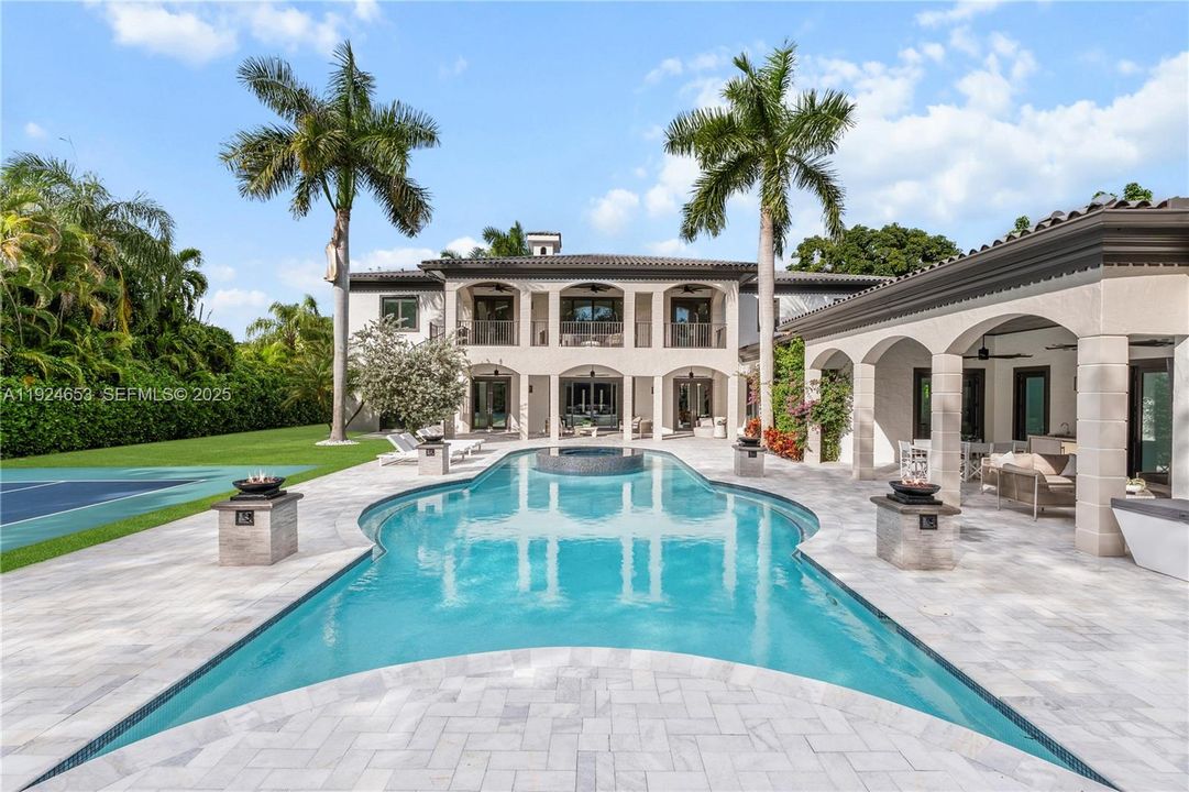 For Sale: $9,495,000 (7 beds, 6 baths, 8551 Square Feet)