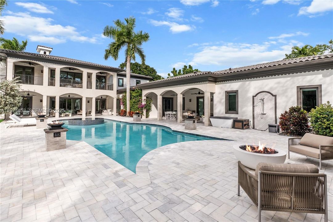 For Sale: $9,495,000 (7 beds, 6 baths, 8551 Square Feet)