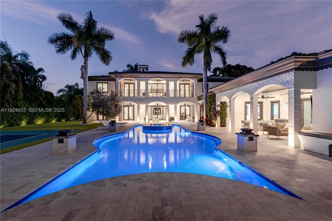 For Sale: $9,495,000 (7 beds, 6 baths, 8551 Square Feet)
