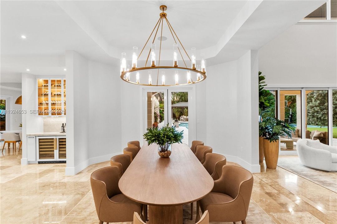 For Sale: $9,495,000 (7 beds, 6 baths, 8551 Square Feet)