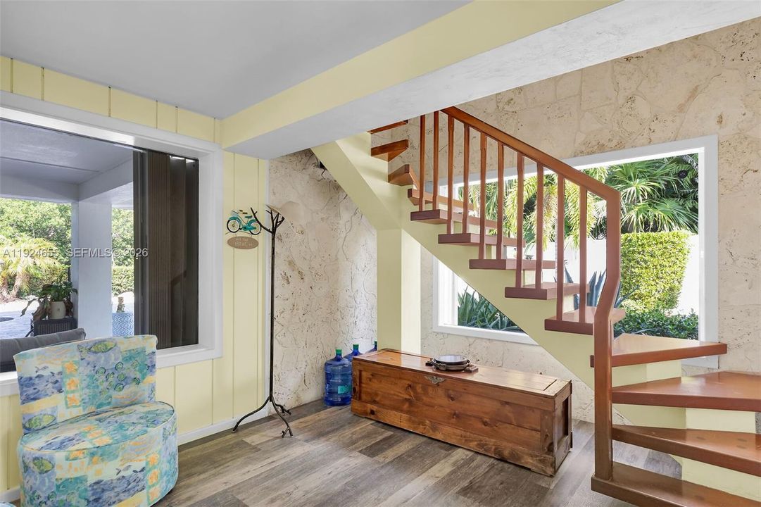 1st floor entry foyer
