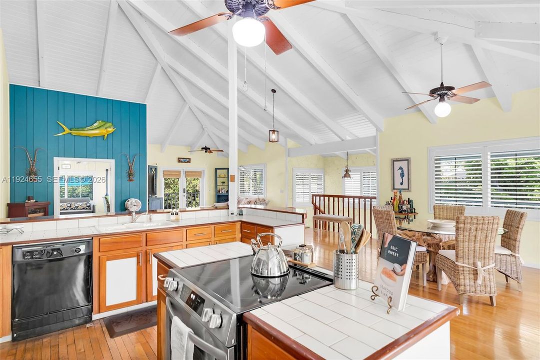 For Sale: $1,848,000 (3 beds, 2 baths, 2159 Square Feet)