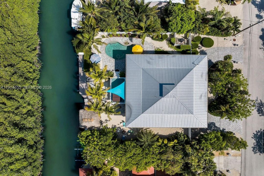 no neighbors across the canal