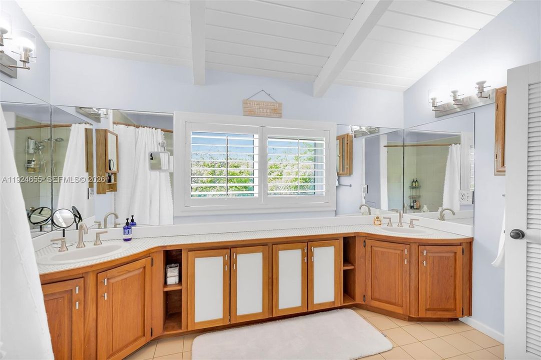 For Sale: $1,848,000 (3 beds, 2 baths, 2159 Square Feet)