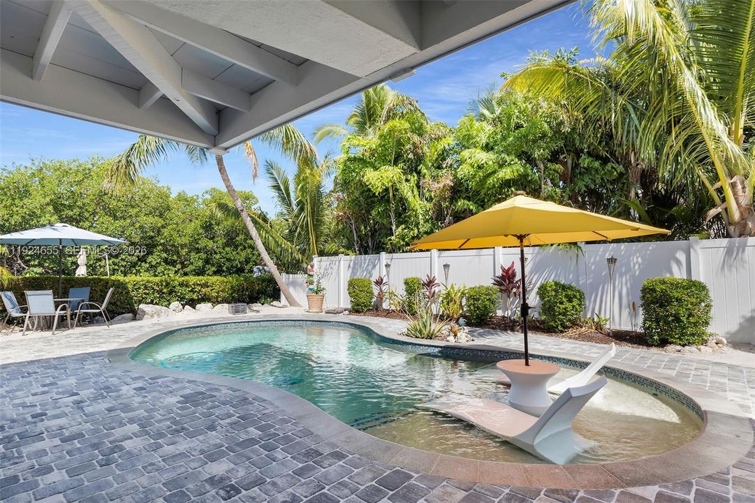 For Sale: $1,848,000 (3 beds, 2 baths, 2159 Square Feet)