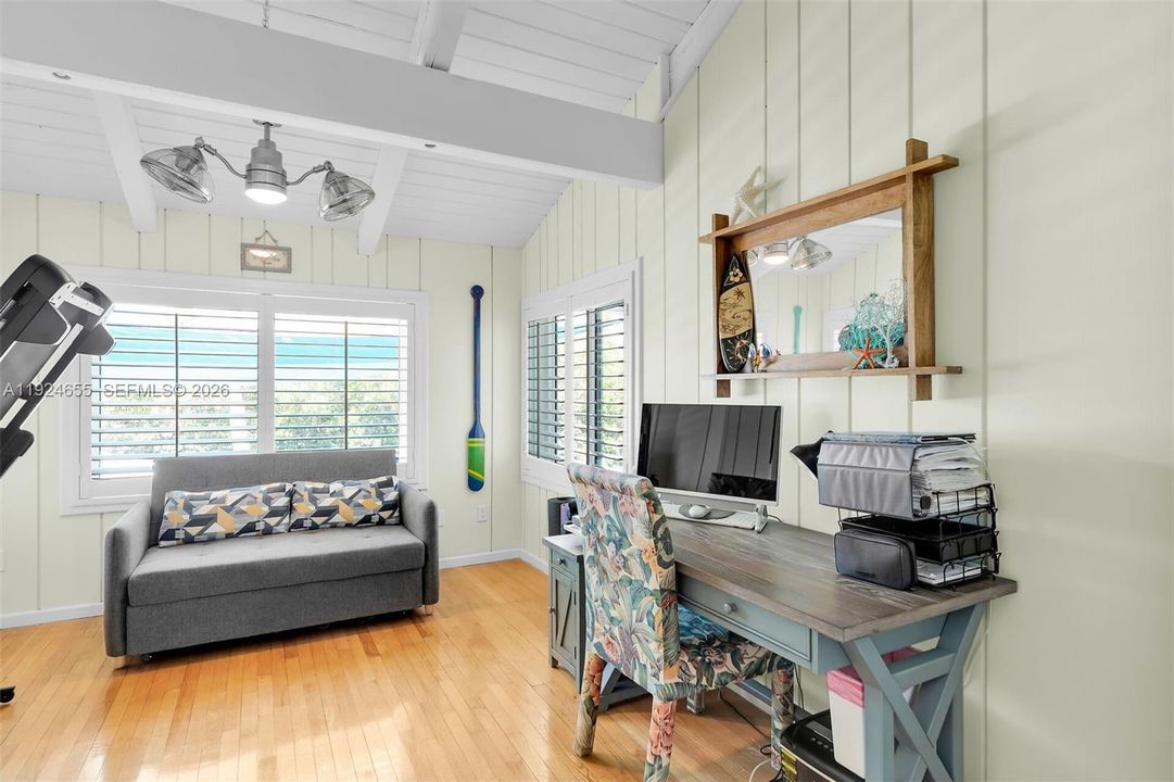 Guest bedroom or office