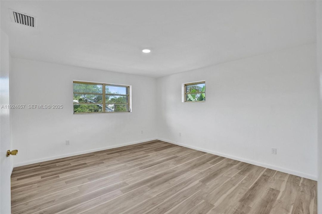 For Sale: $1,350,000 (3 beds, 3 baths, 2198 Square Feet)