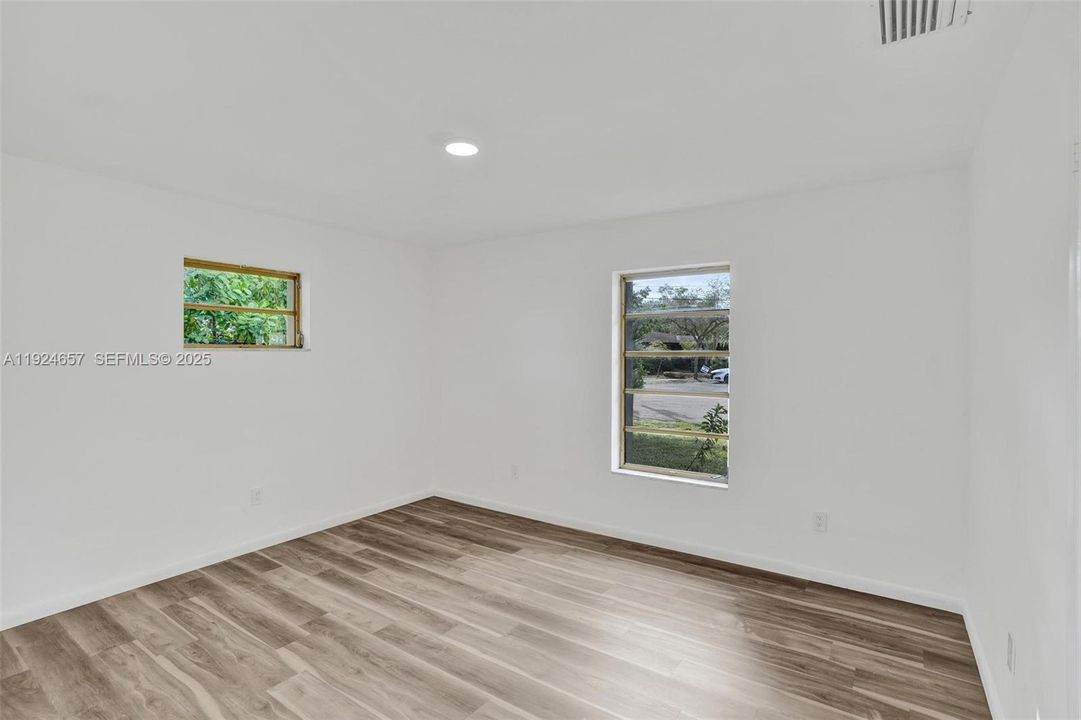 For Sale: $1,350,000 (3 beds, 3 baths, 2198 Square Feet)