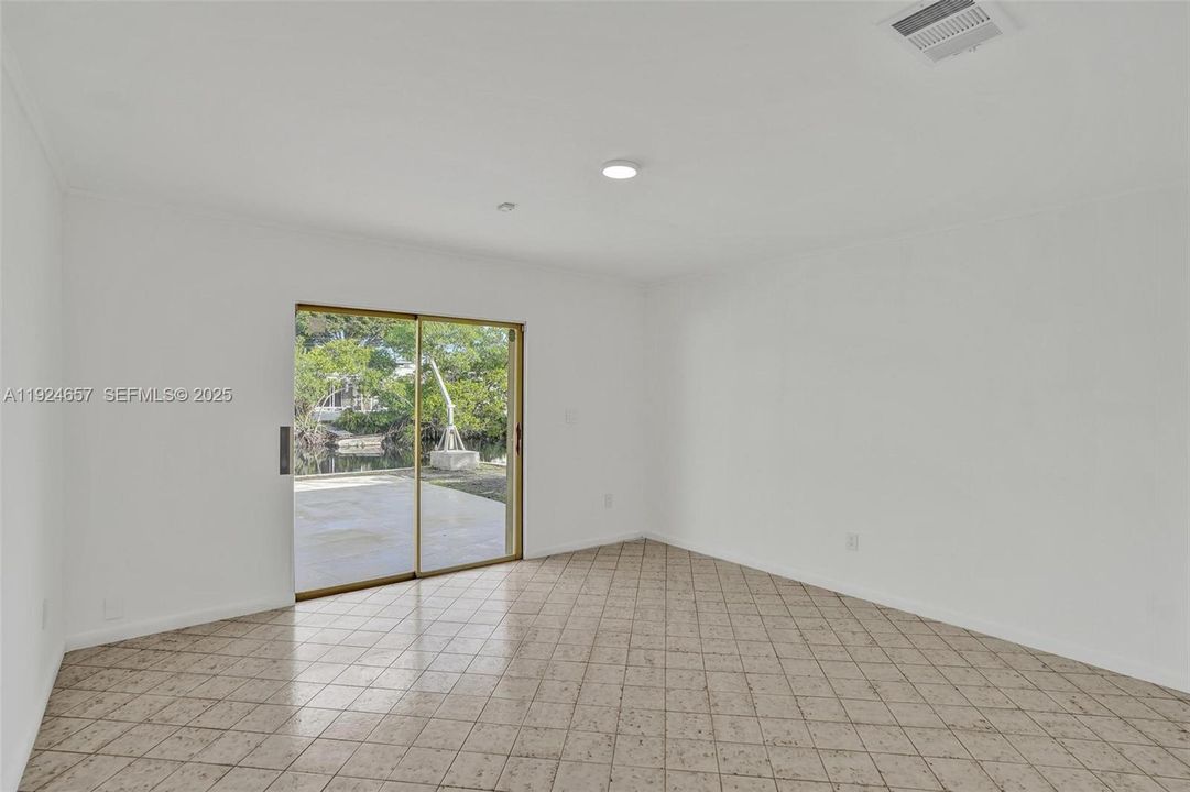 For Sale: $1,350,000 (3 beds, 3 baths, 2198 Square Feet)