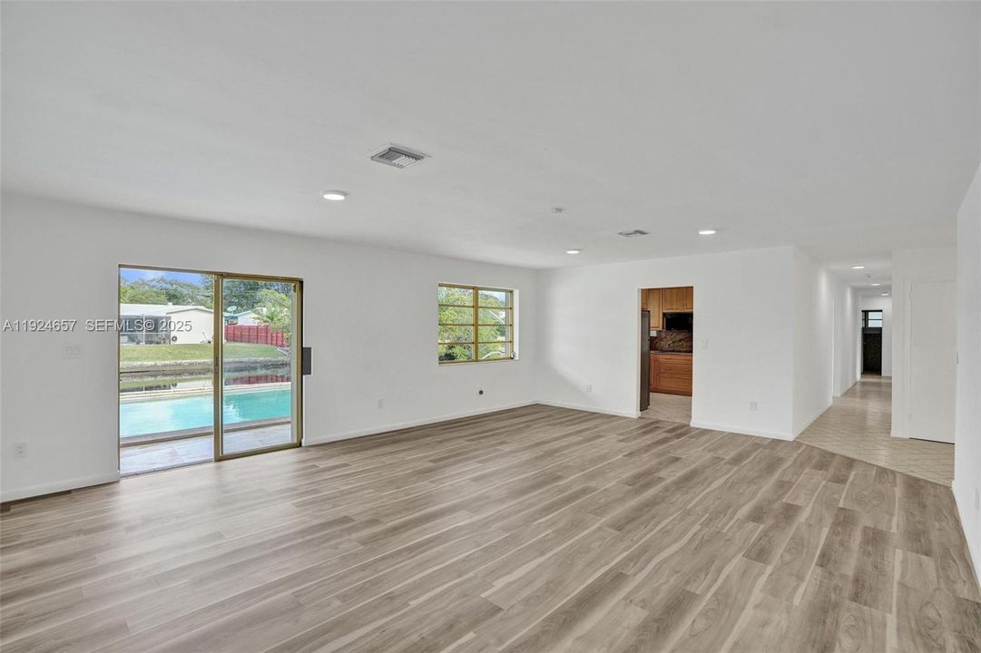 For Sale: $1,350,000 (3 beds, 3 baths, 2198 Square Feet)