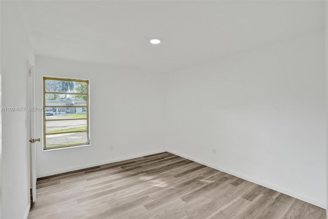 For Sale: $1,350,000 (3 beds, 3 baths, 2198 Square Feet)