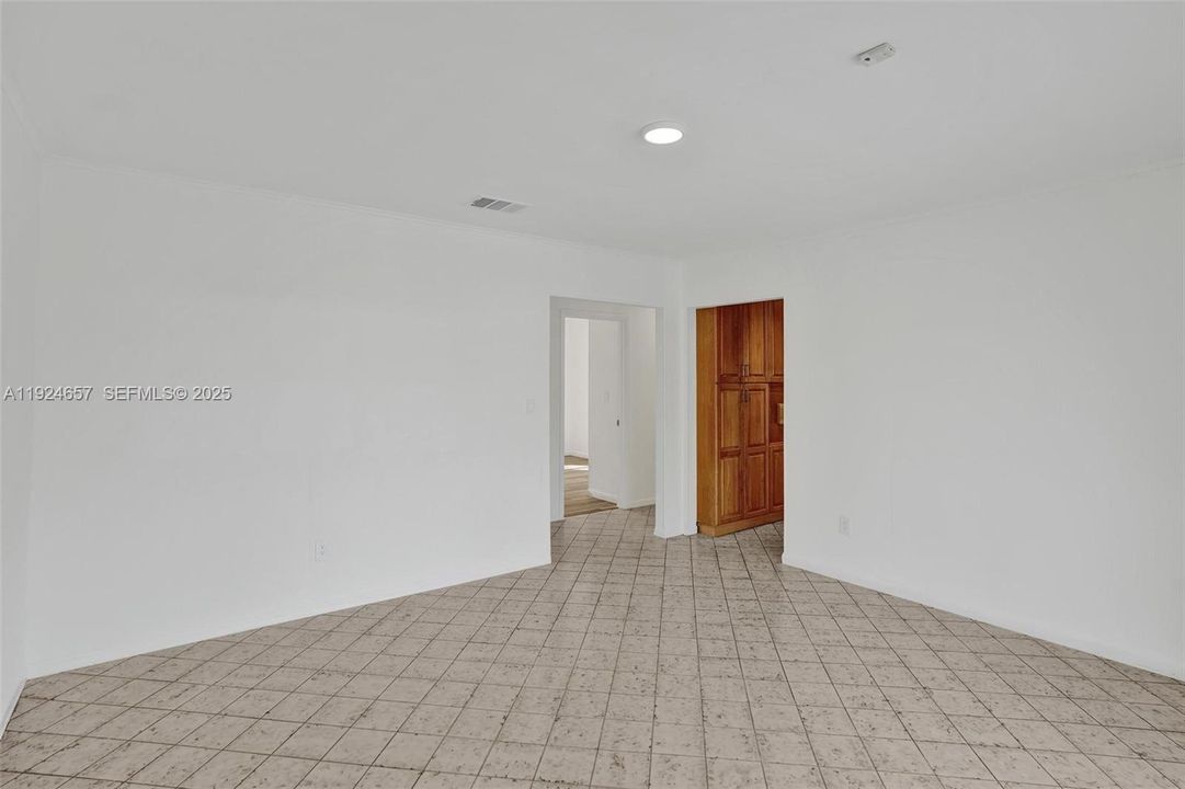 For Sale: $1,350,000 (3 beds, 3 baths, 2198 Square Feet)