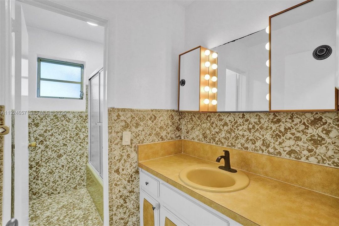 For Sale: $1,350,000 (3 beds, 3 baths, 2198 Square Feet)