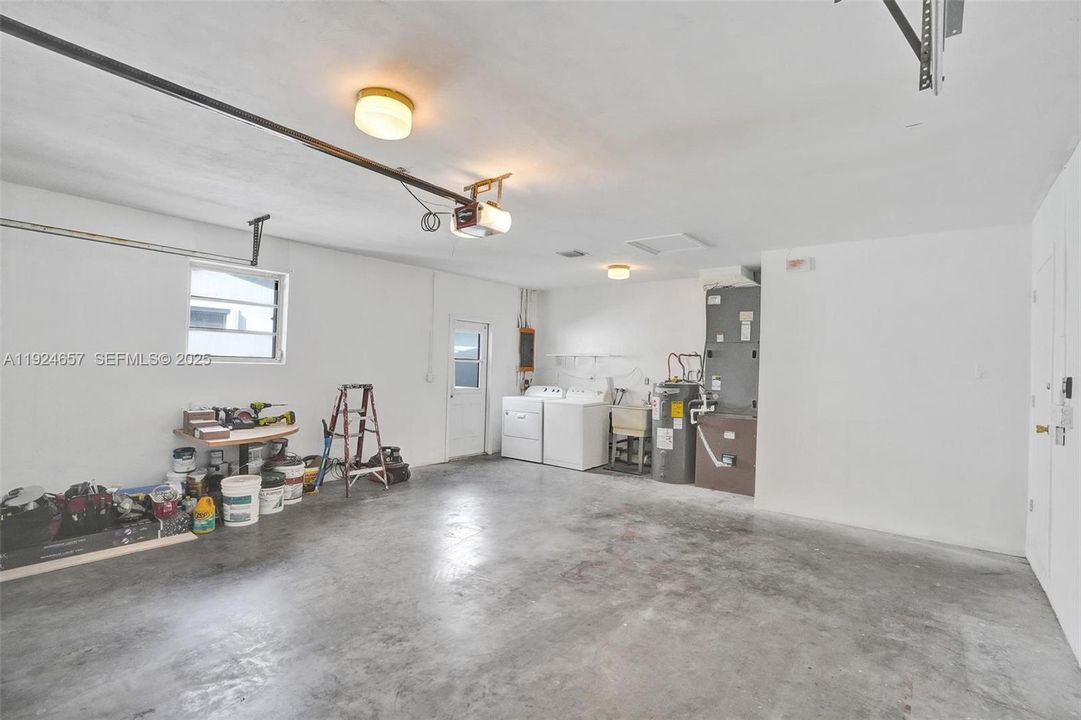 For Sale: $1,350,000 (3 beds, 3 baths, 2198 Square Feet)