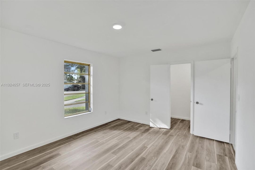 For Sale: $1,350,000 (3 beds, 3 baths, 2198 Square Feet)