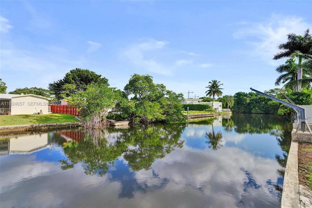 For Sale: $1,350,000 (3 beds, 3 baths, 2198 Square Feet)