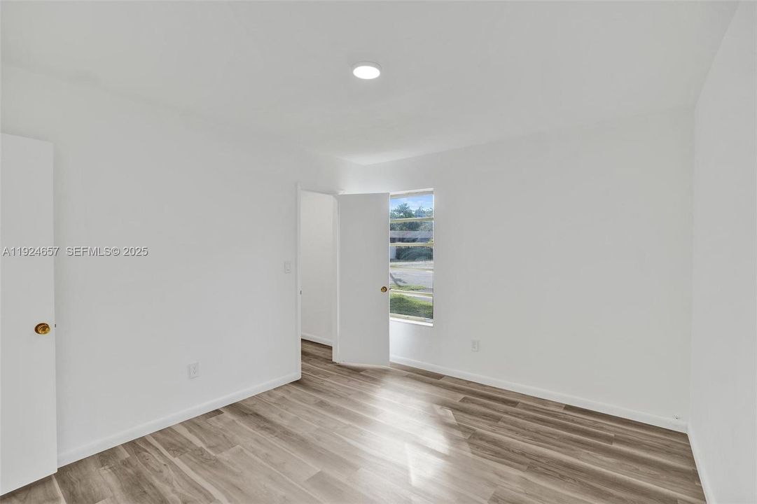 For Sale: $1,350,000 (3 beds, 3 baths, 2198 Square Feet)