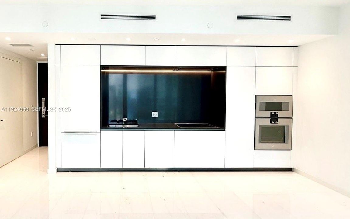 На продажу: $1,070,000 (1 спален, 1 ванн, 679 Квадратных фут)